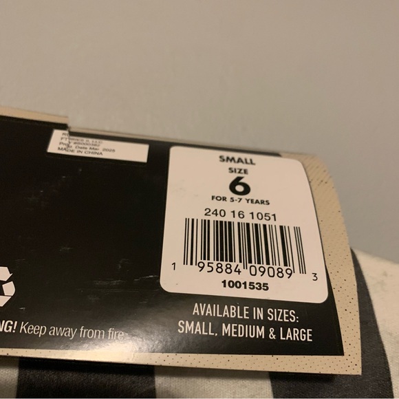 NWT. RUBIES Beetlejuice Kids Costume - Picture 6 of 6